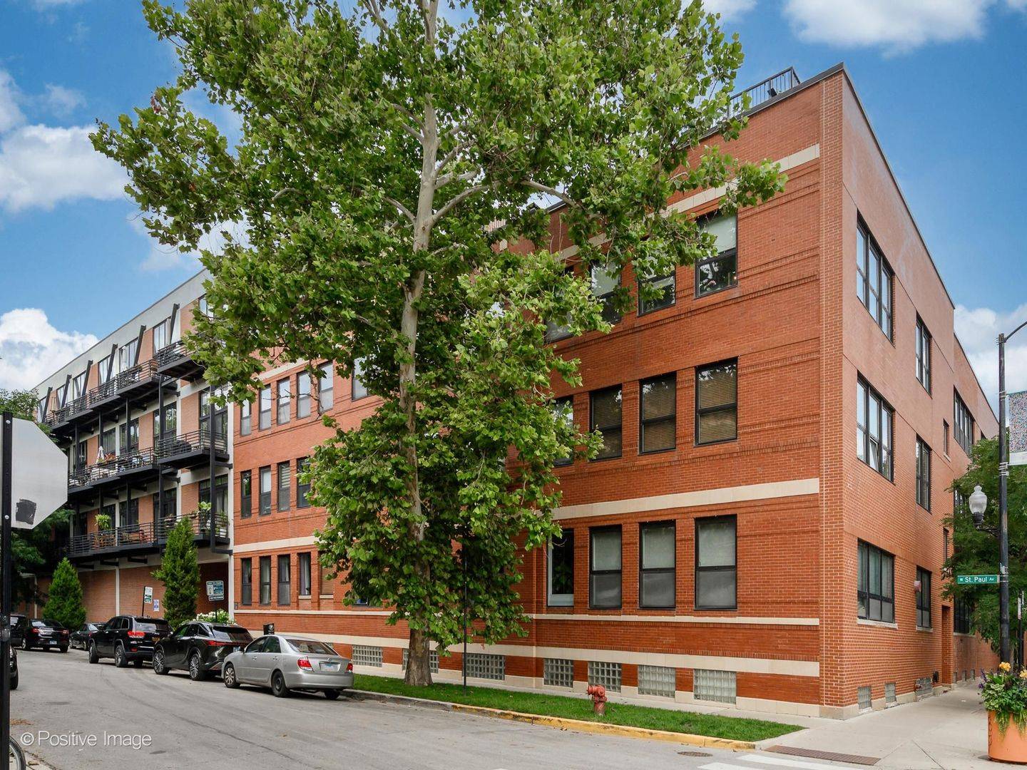 2012 W Saint Paul AVE #207, Chicago, IL 60647