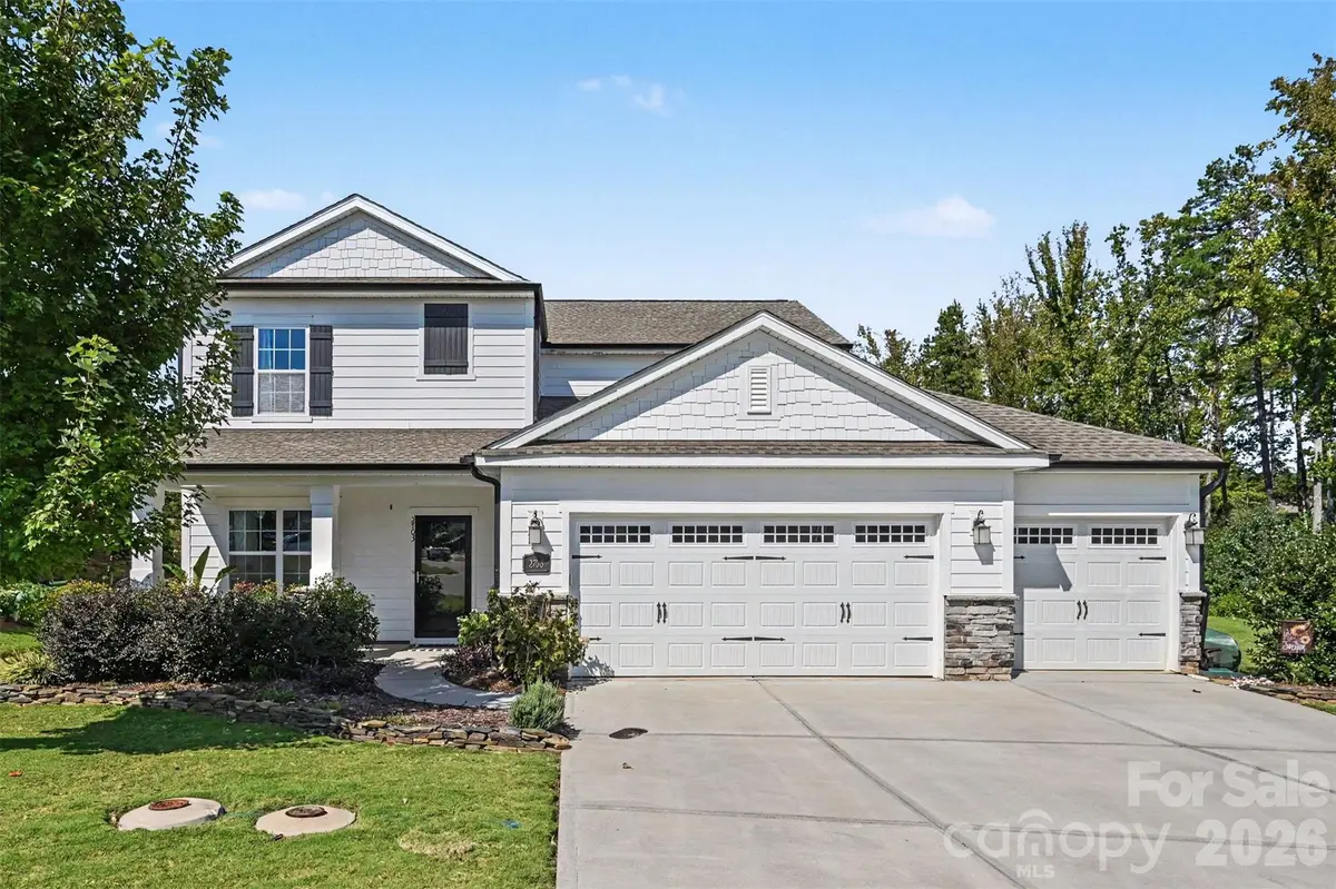 2703 Wedgewood CT, Denver, NC 28037