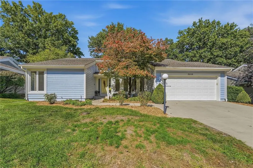 2016 W 123rd TER, Leawood, KS 66209