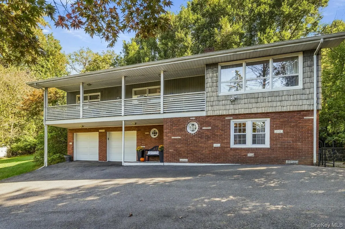 33 Virginia LN, Thornwood, NY 10594