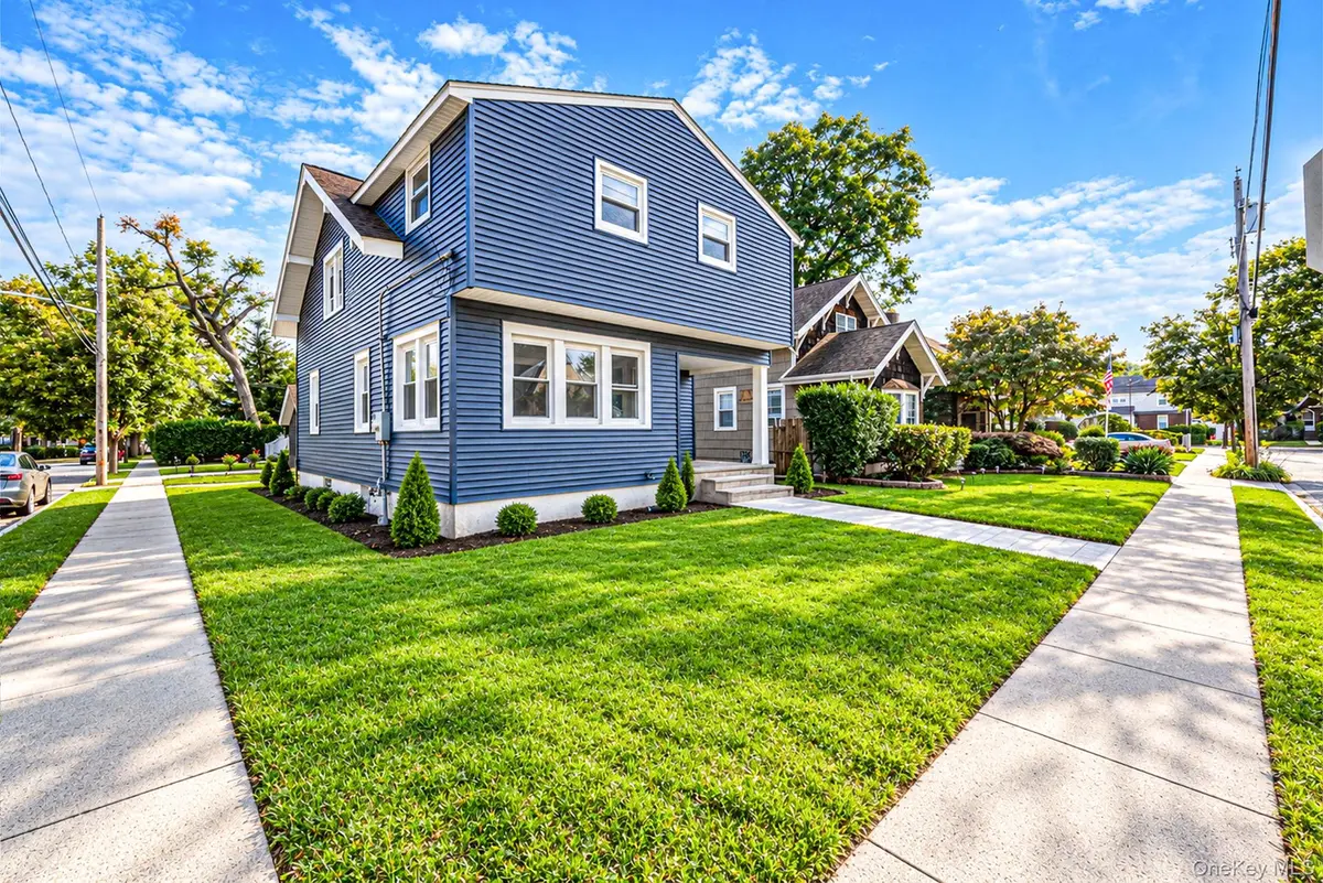 566 Stowe AVE, Baldwin, NY 11510