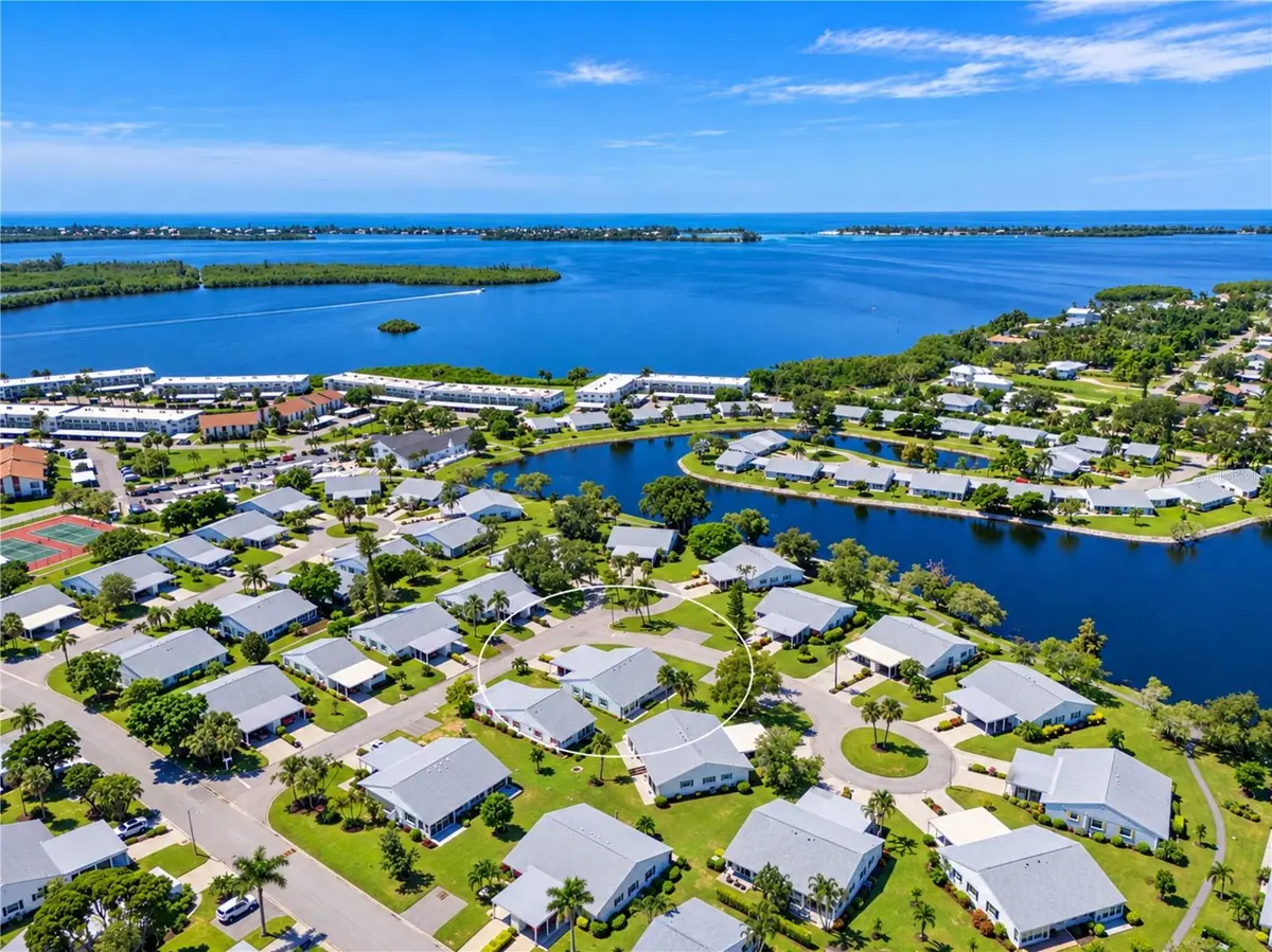 9413 CONCORD CIR, Bradenton, FL 34210