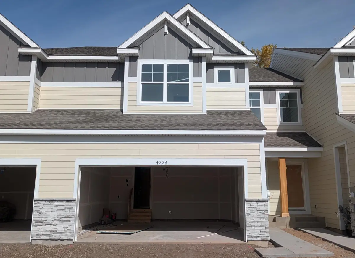 4226 Hayward AVE N, Oakdale, MN 55128