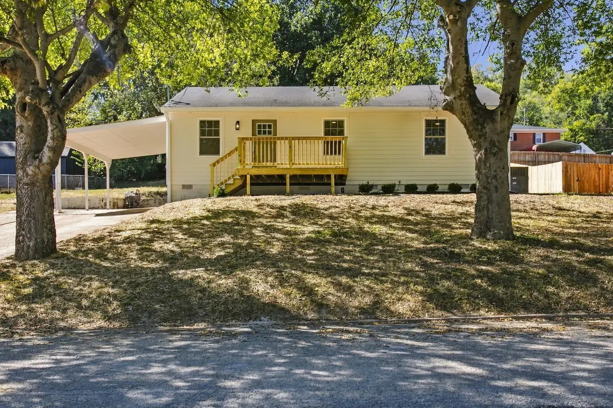 207 Edgewood Ave, Mount Pleasant, TN 38474