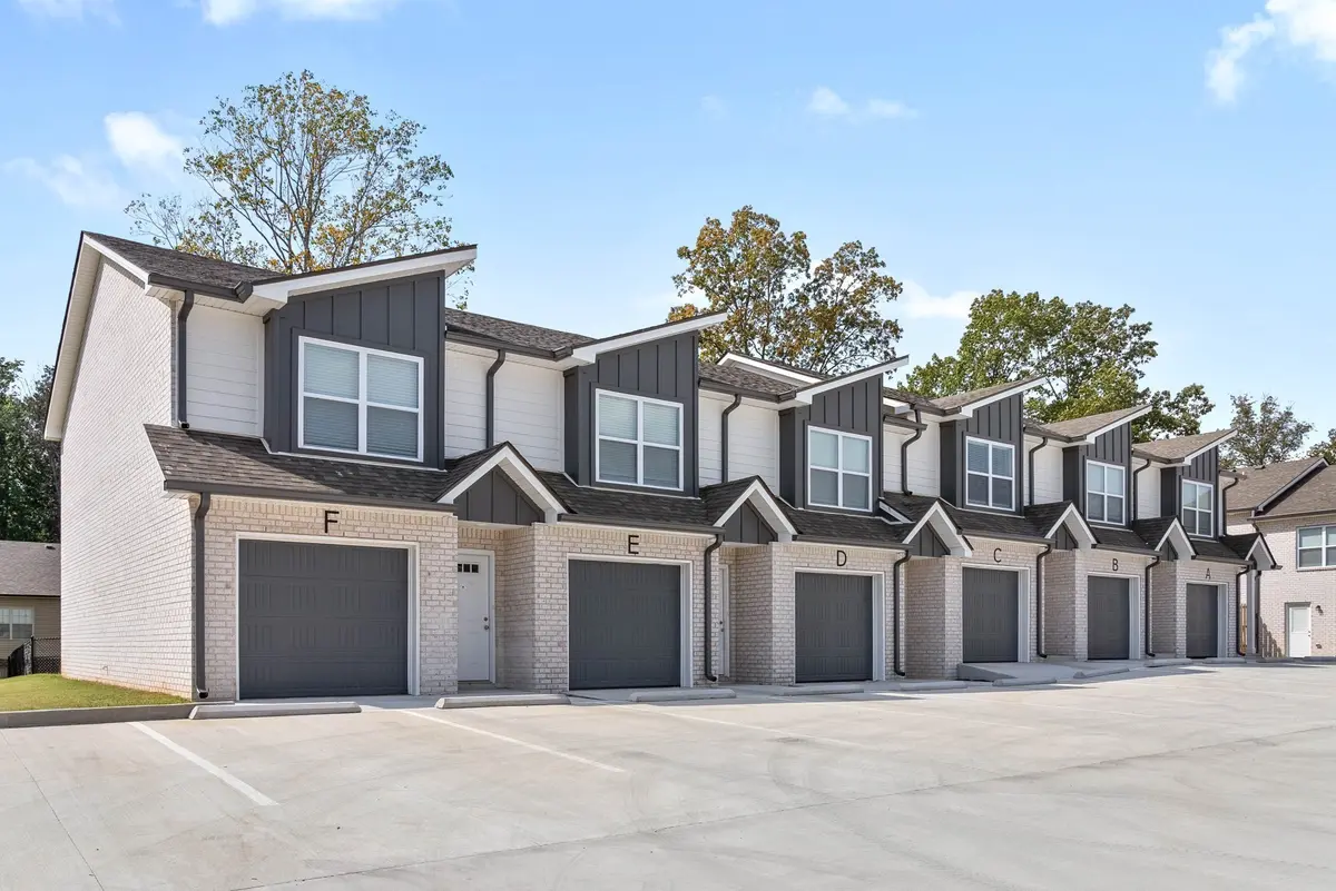 321 Longshadow Trl #B, Clarksville, TN 37043