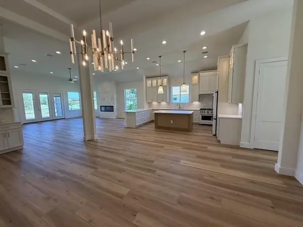604 Hi Circle South DR, Horseshoe Bay, TX 78657