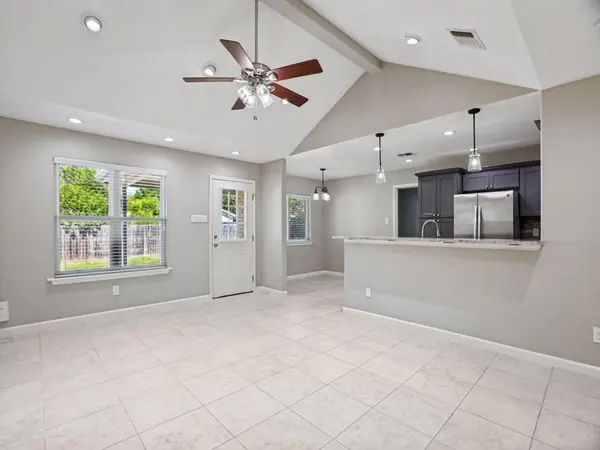 1004 Green Meadow DR, Round Rock, TX 78664