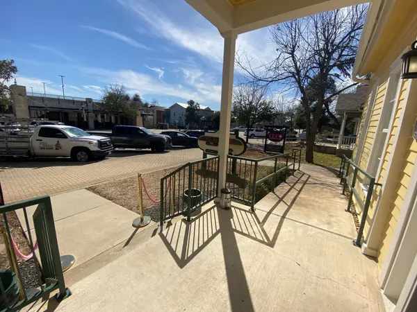 302 W Main ST #103, Round Rock, TX 78664
