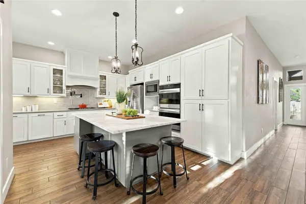 1814 Emerald Isle DR, Leander, TX 78641