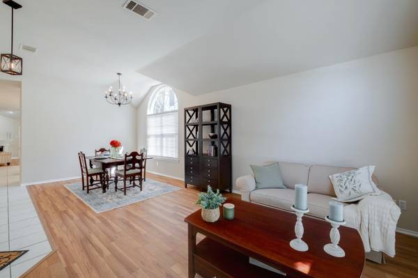 3704 Kissman DR, Austin, TX 78728