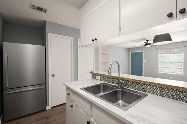 838 N Meadows DR, Austin, TX 78758