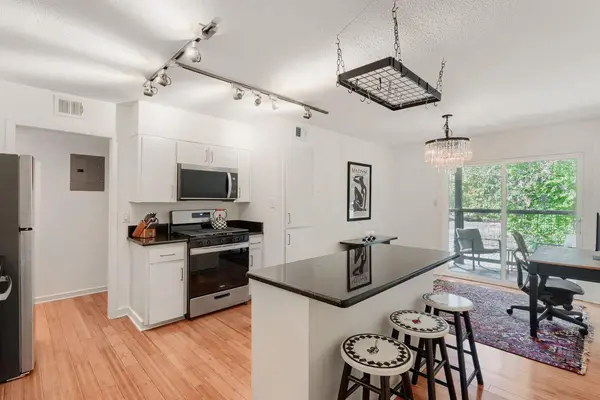 2303 East Side DR #210, Austin, TX 78704