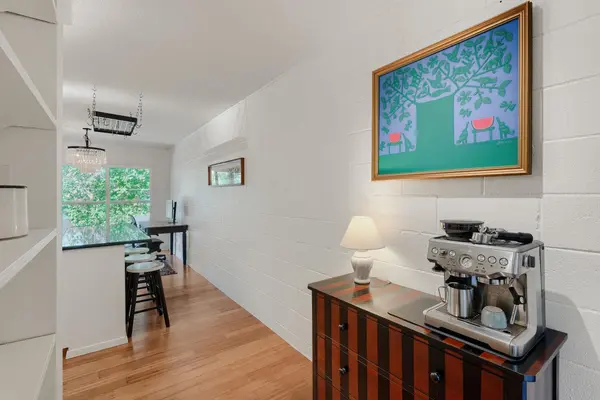 2303 East Side DR #210, Austin, TX 78704