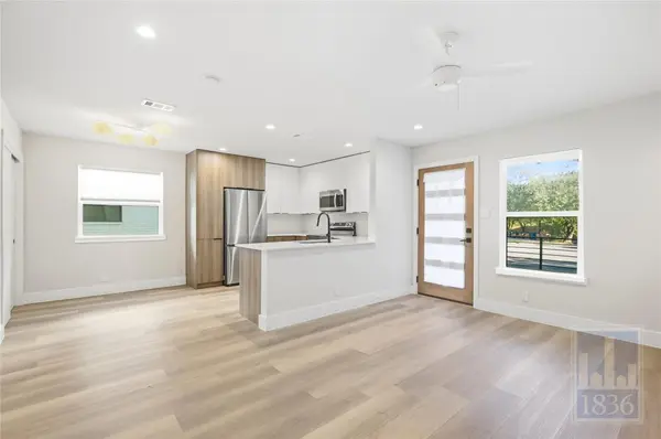 5304 Saint Georges GRN #B, Austin, TX 78745
