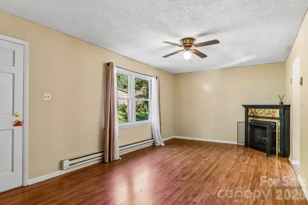 96 Rhinehart ST, Waynesville, NC 28786