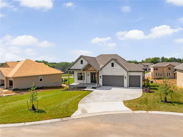 24621 W 60th TER, Shawnee, KS 66226