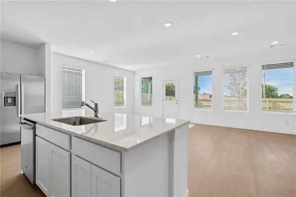4008 NE Apple Grove DR, Lee's Summit, MO 64064
