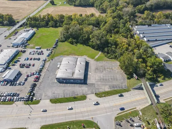 221 N Memorial DR, New Castle, IN 47362-4918