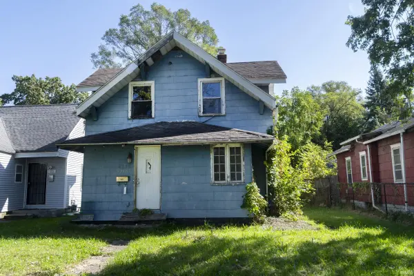 1218 Huey ST, South Bend, IN 46628-2913