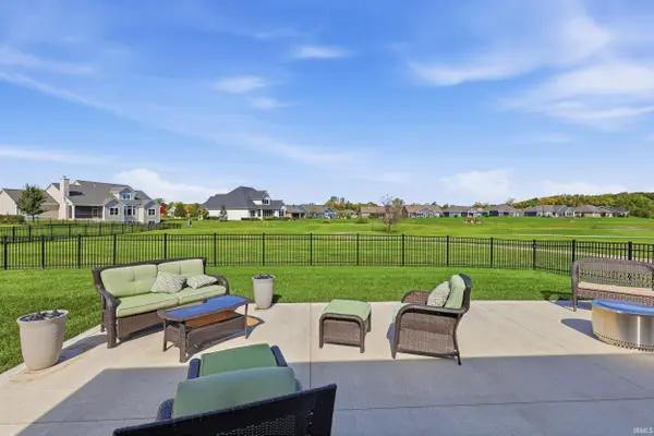 1909 Fairway DR, Auburn, IN 46706