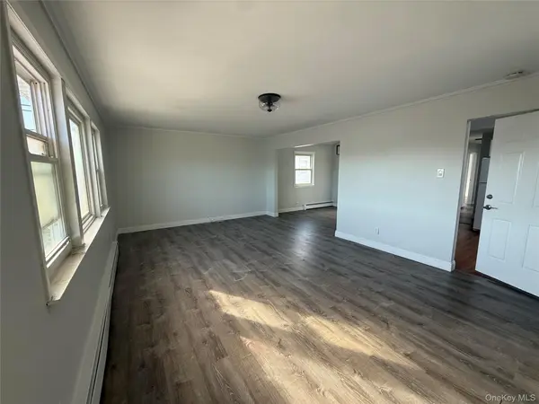 885 E Park AVE #Upper, Long Beach, NY 11561