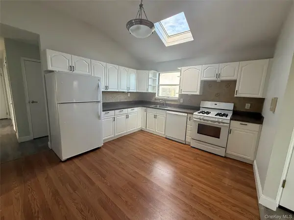 885 E Park AVE #Upper, Long Beach, NY 11561