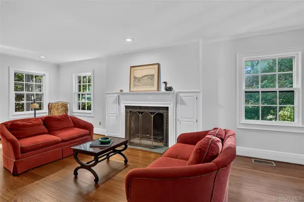 32 Eastview AVE, Pleasantville, NY 10570
