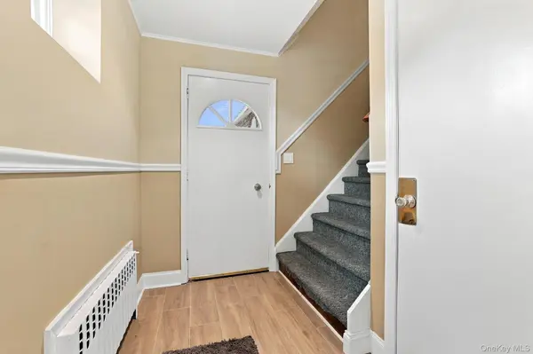 33 Virginia LN, Thornwood, NY 10594