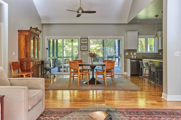 10 Old Primrose Hill, Rhinebeck, NY 12572