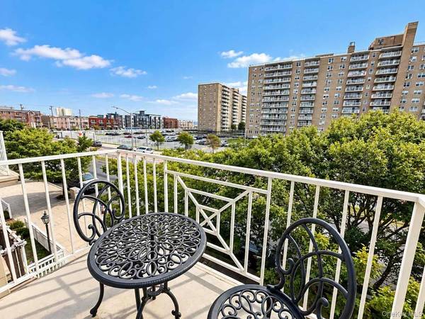 10310 Rockaway Beach BLVD #3C, Rockaway Park, NY 11694