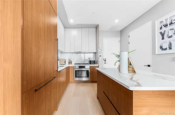 31-16 21, Astoria, NY 11106