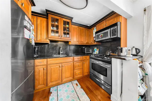 2322 30th RD #5A, Astoria, NY 11102