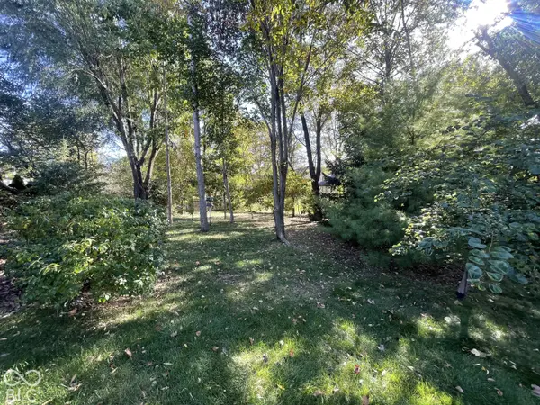1607 Corniche DR, Zionsville, IN 46077