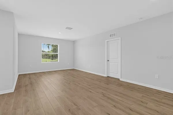 6777 EQUINOX LN, North Fort Myers, FL 33917