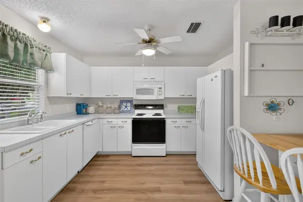 1436 W SCHWARTZ BLVD, Lady Lake, FL 32159