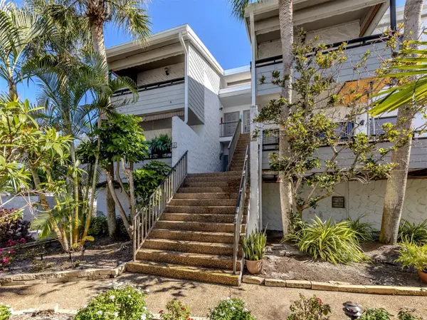 1555 TARPON CENTER DR #247, Venice, FL 34285