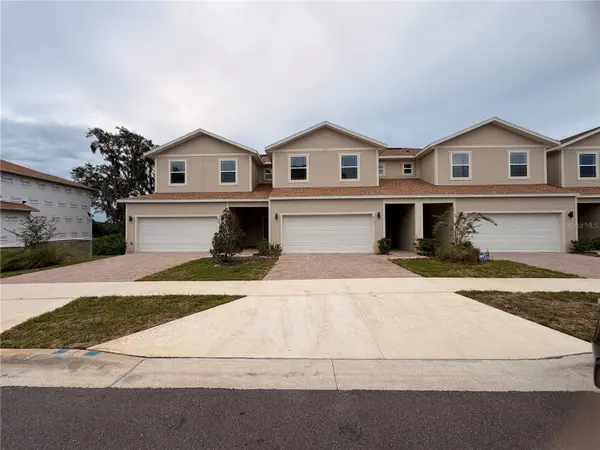 915 LAKEFRONT VILLAGE DR, Clermont, FL 34711