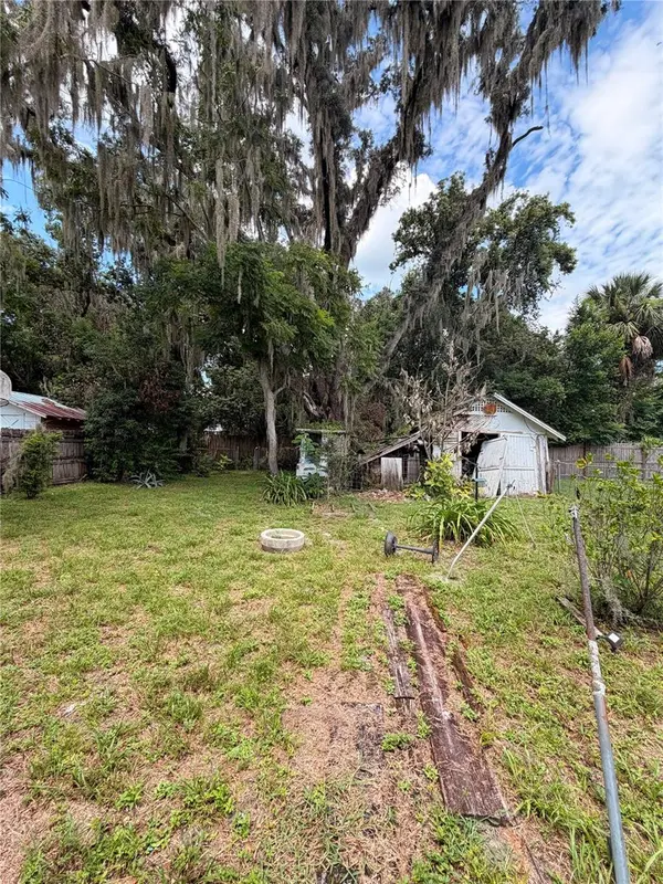 613 W MINNESOTA AVE, Deland, FL 32720