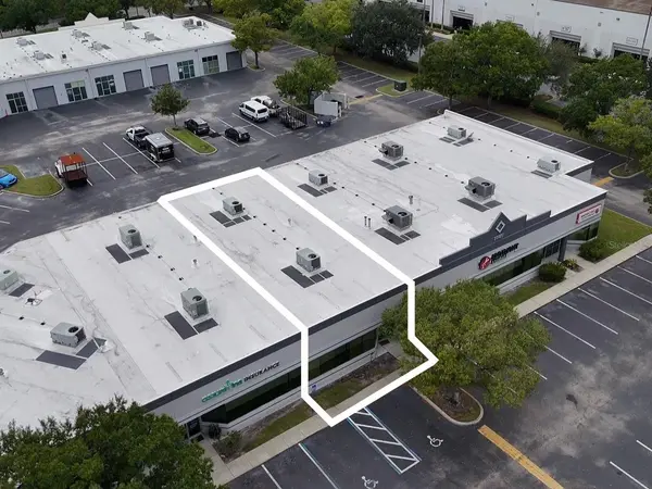 7751 KINGSPOINTE Pkwy #104, Orlando, FL 32819