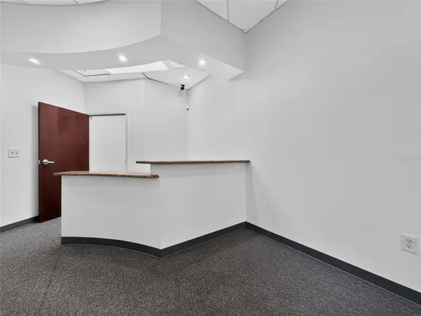 7751 KINGSPOINTE Pkwy #104, Orlando, FL 32819