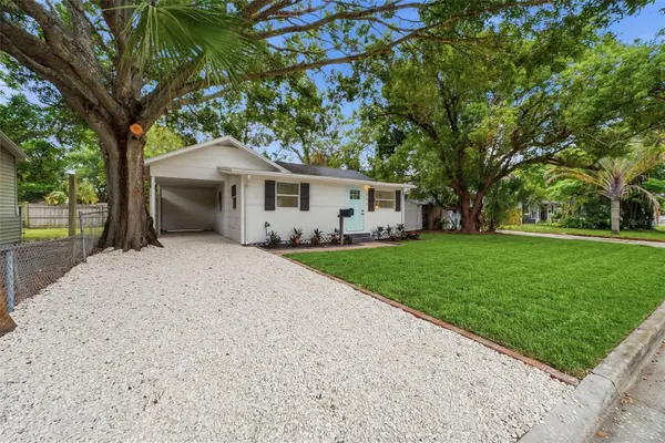1752 42ND ST S, St Petersburg, FL 33711
