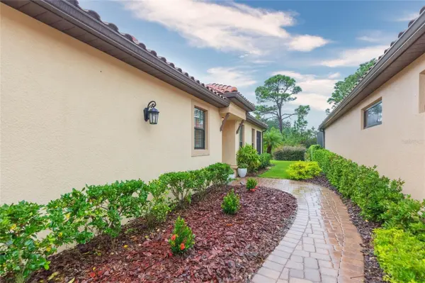 20108 SORANO HILL PL, Tampa, FL 33647