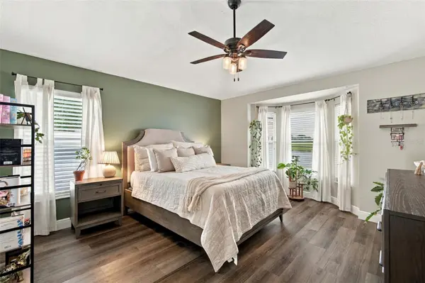8335 CANTERBURY LAKE BLVD, Tampa, FL 33619