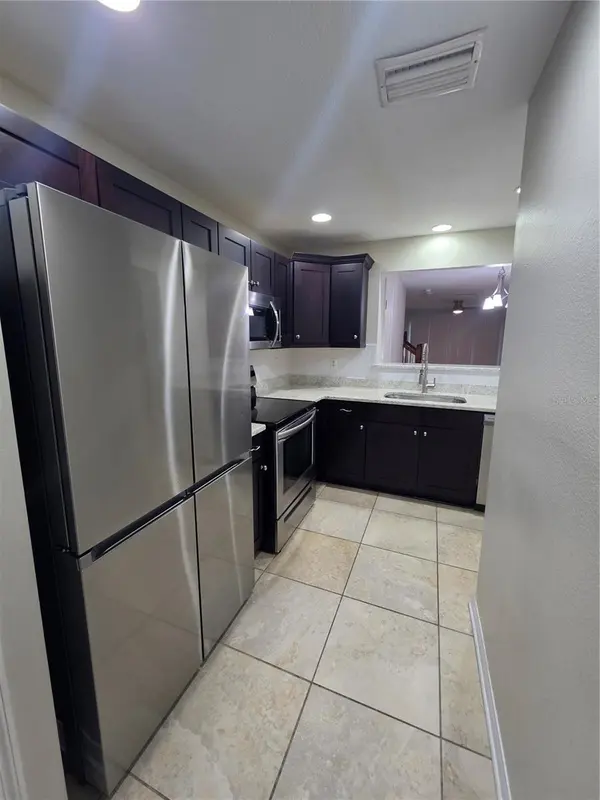 8110 SILENT CREEK DR, Tampa, FL 33615
