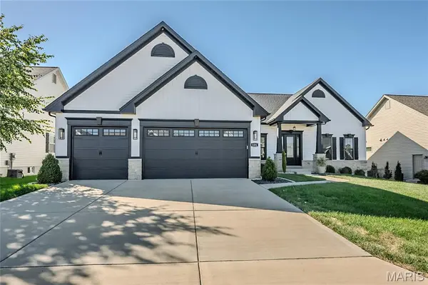 121 Eagle Estates DR, Lake St Louis, MO 63367