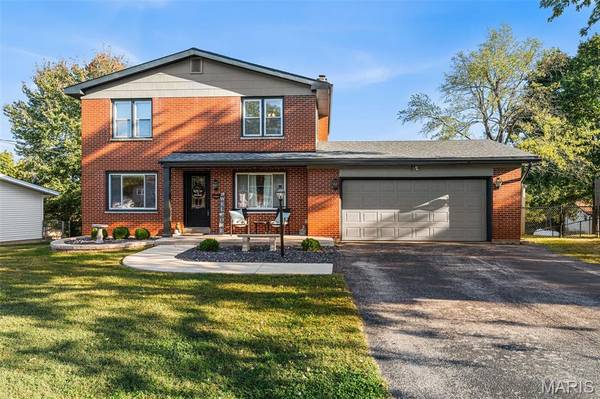 2136 Wildwind LN, High Ridge, MO 63049