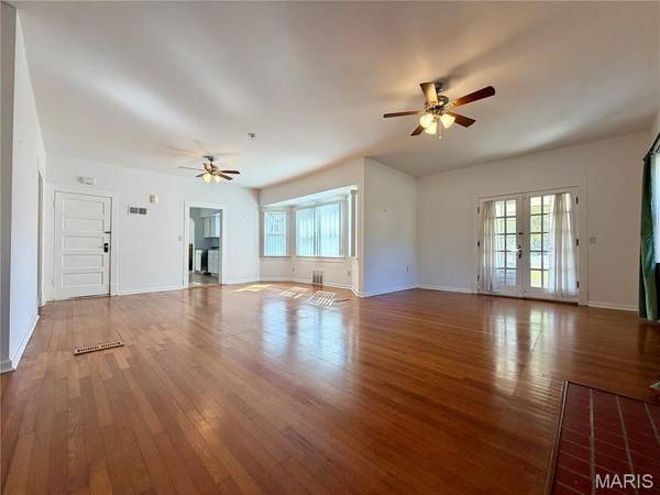240 S 2nd, Ellington, MO 63638