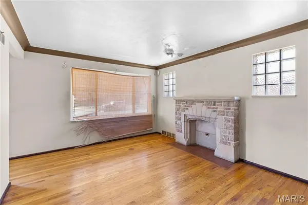 1607 Veronica AVE, St Louis, MO 63147