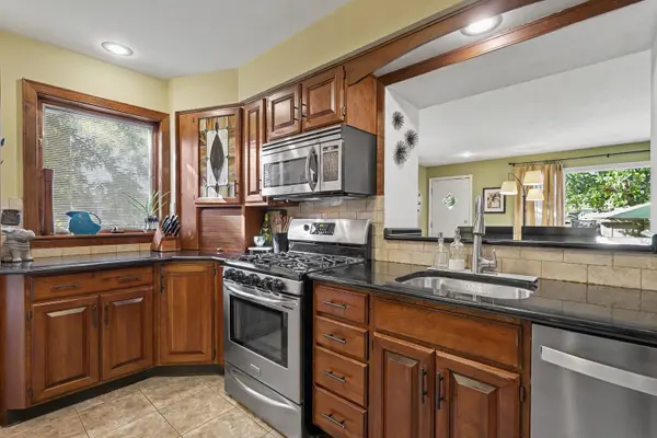 2342 S 3rd AVE, North Riverside, IL 60546