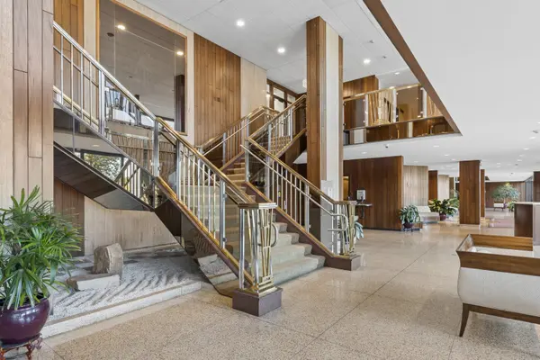 3200 N Lake Shore DR #2402, Chicago, IL 60657